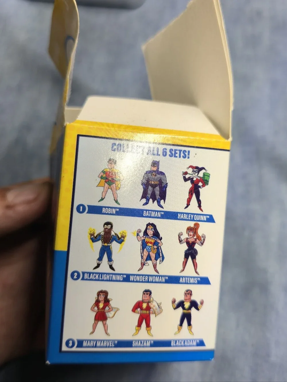2025 Wendys DC Comics Kids Meal Blue Martian Manhunter, Zatanna Gold Robin w/ ca